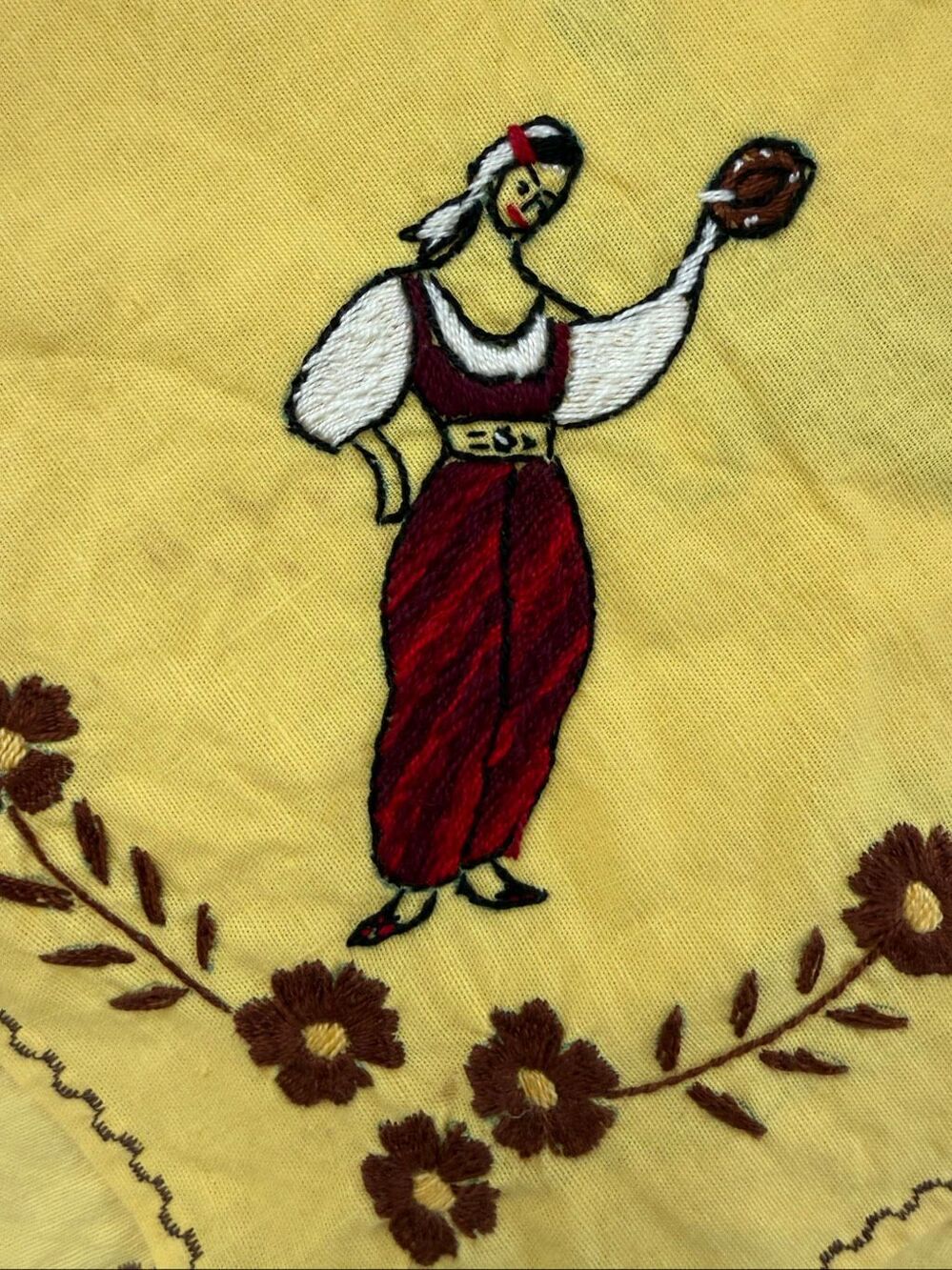 6pc Vintage Embroidered Folk Art Yellow 4 Napkins 2 Small Table Linens